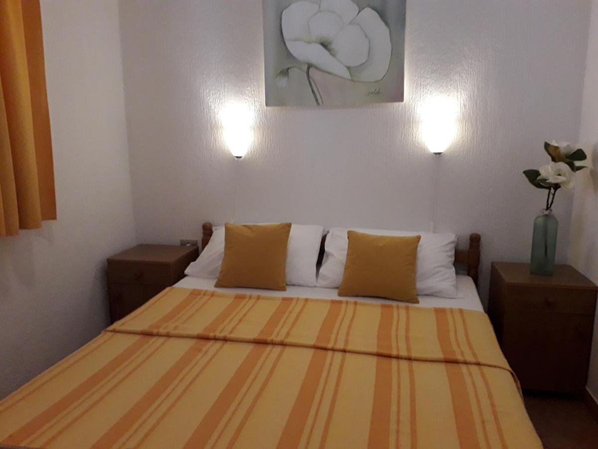 Delfin Apartments Sveti Juraj Eksteriør billede