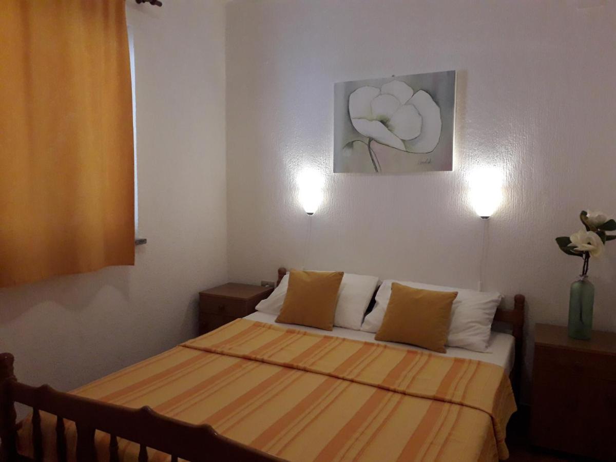 Delfin Apartments Sveti Juraj Eksteriør billede
